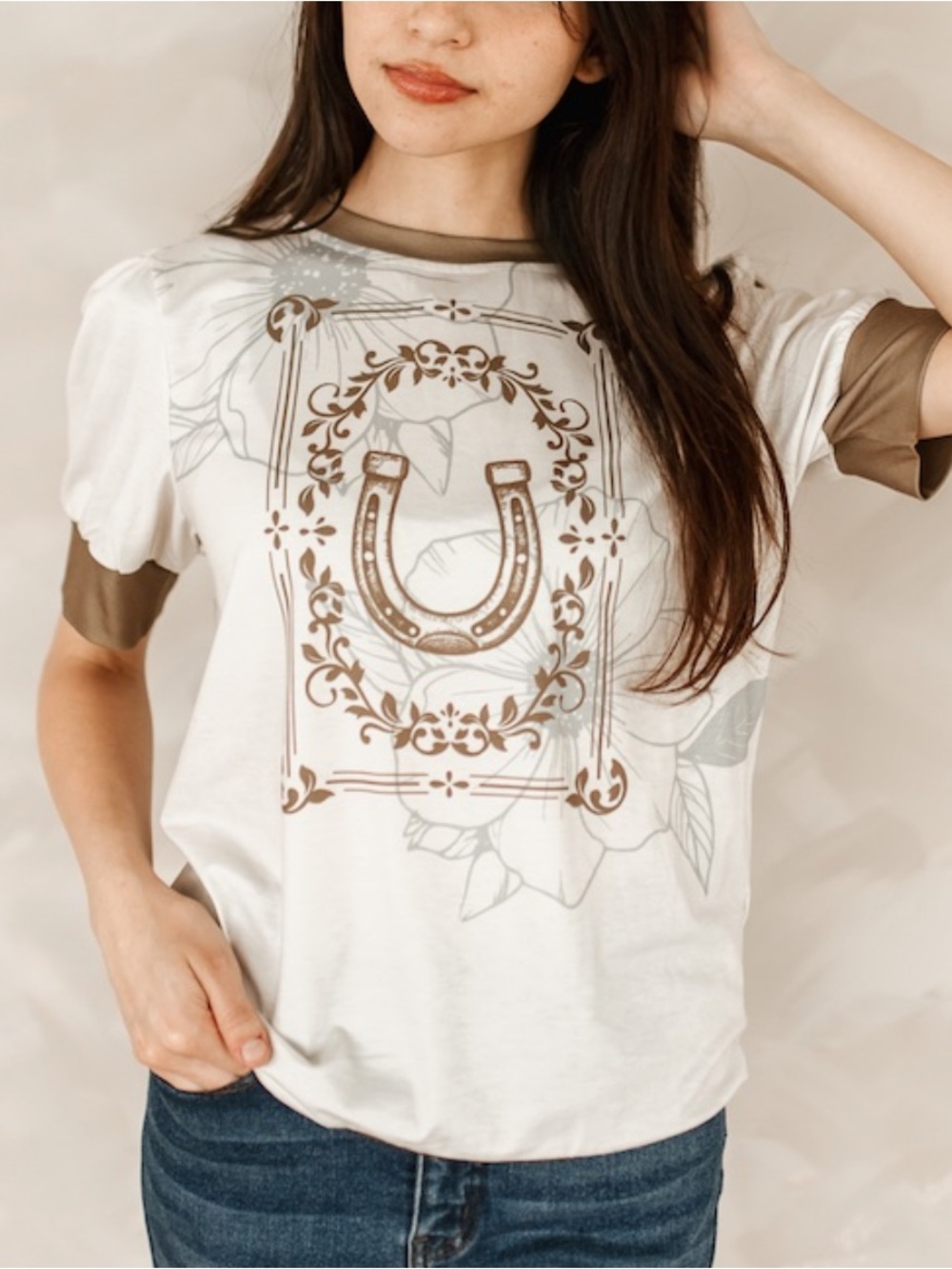 Horseshoe Puff Sleeve